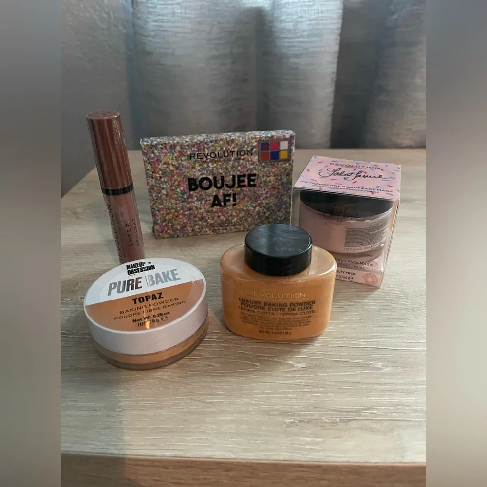 Revolution makeup bundle  5 pieces  New